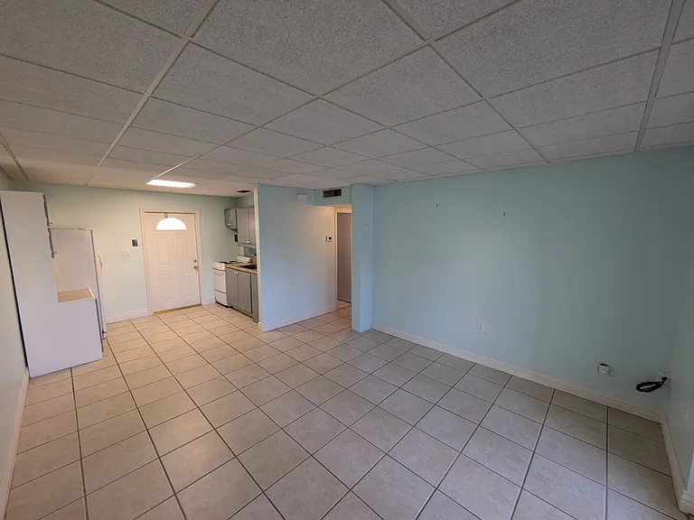 1403 Seaway Dr #B — Photo 4