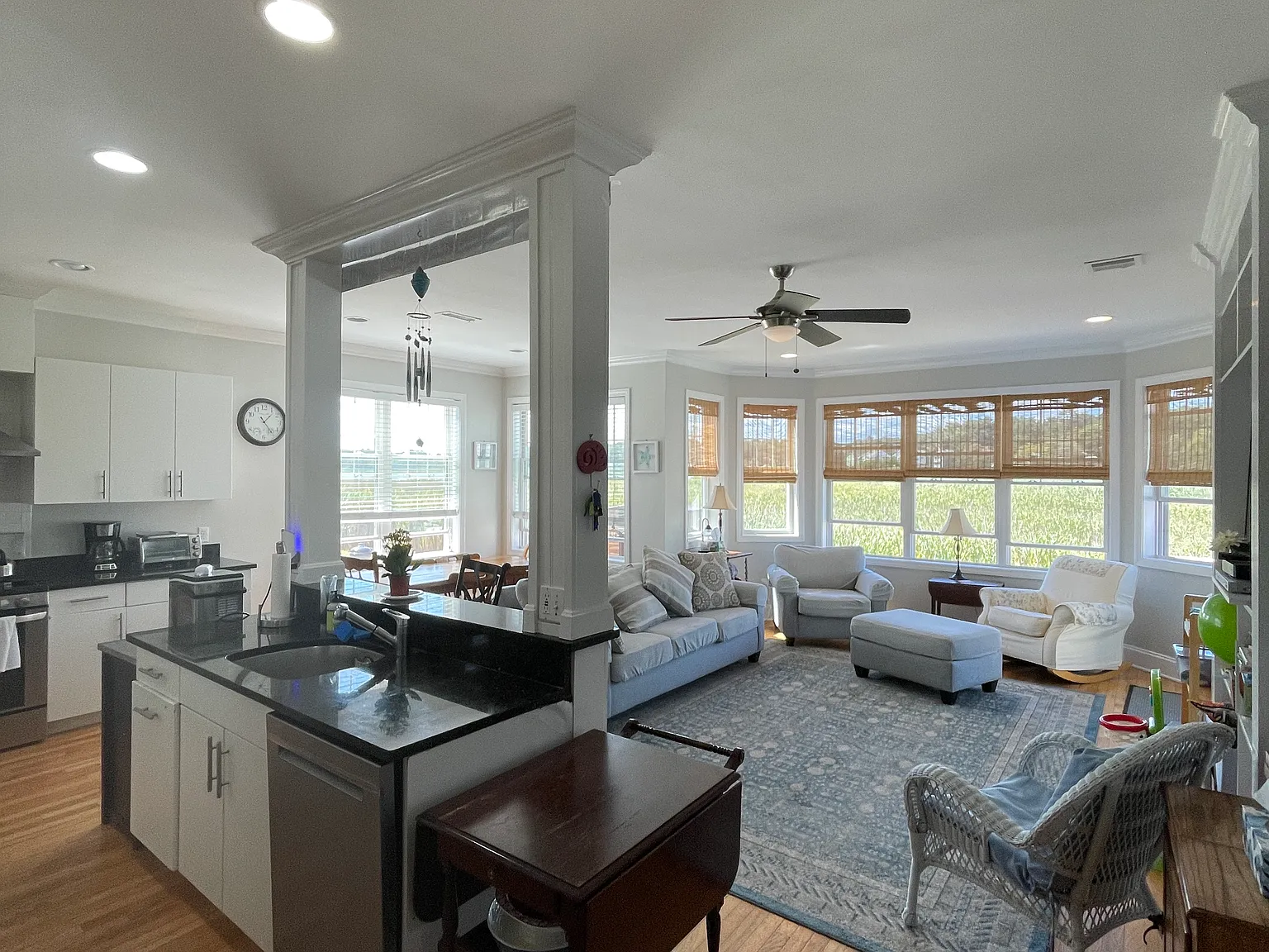 4 bed, 3.5 bath, 2550 sqft, $3,700 — Photo 4