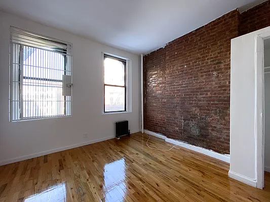 Rented by City Connections Realty | media 1