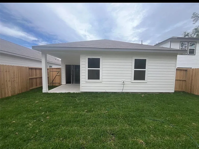 6049 Majestic Creek Trl — Photo 6