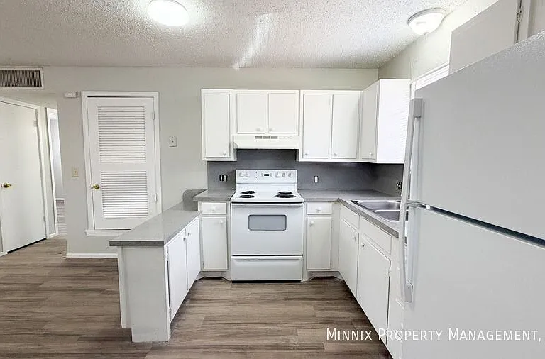 2225 W 19th St #B — Photo 6