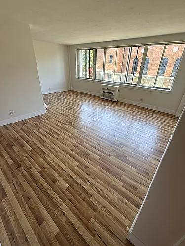 1000 East Ave #204 Photo 1