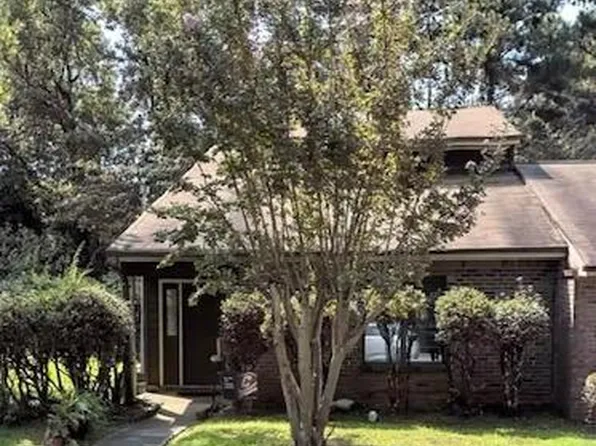 1517 Circlestone Dr, Stone Mountain, GA 30088