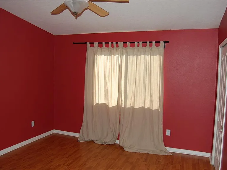 423 Wilton Cir — Photo 15