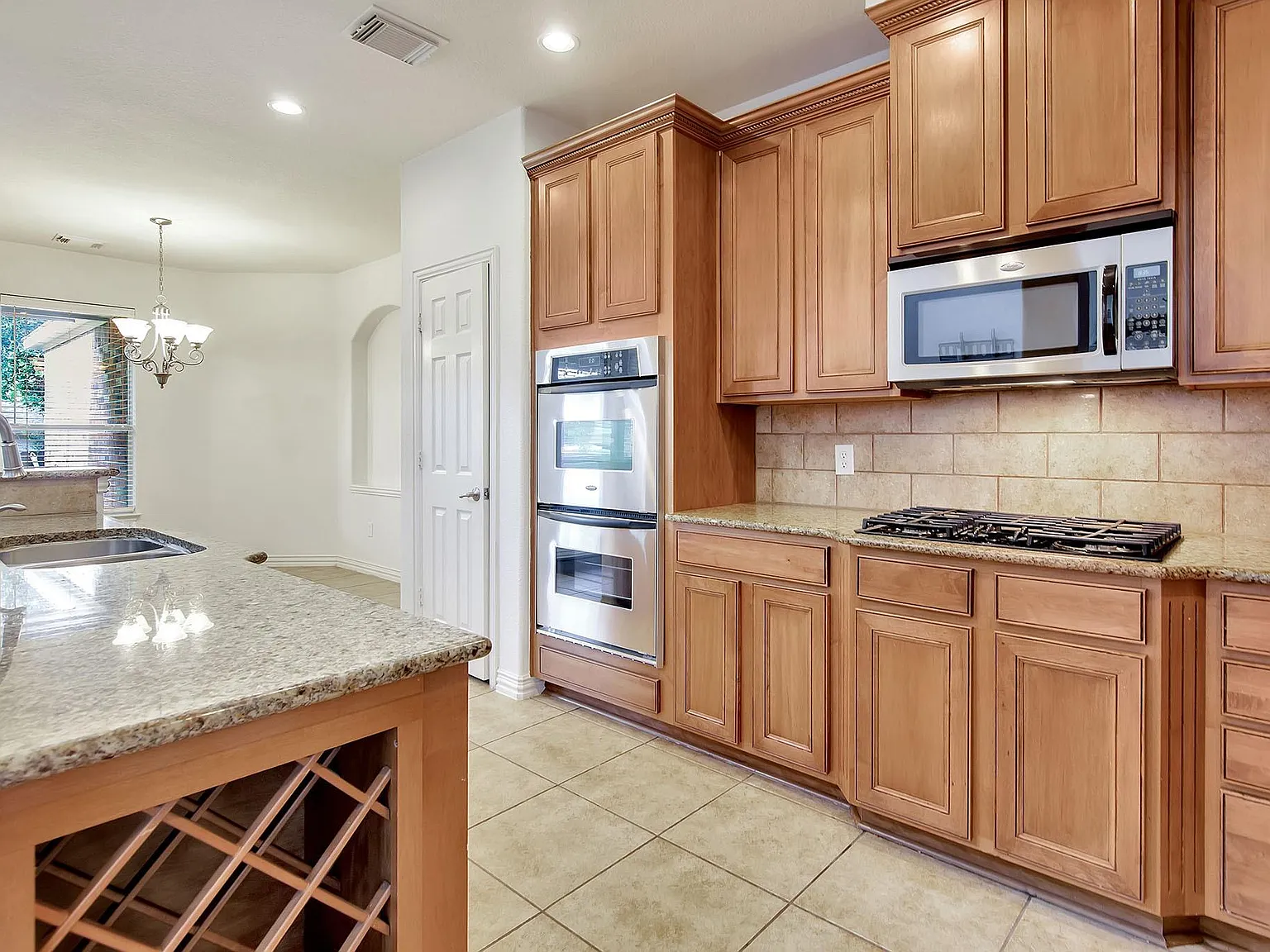 5 bed, 3.0 bath, 2969 sqft, $3,300 — Photo 4