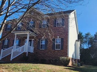 4548 Stimpson Ridge Dr, Pfafftown, NC 27040