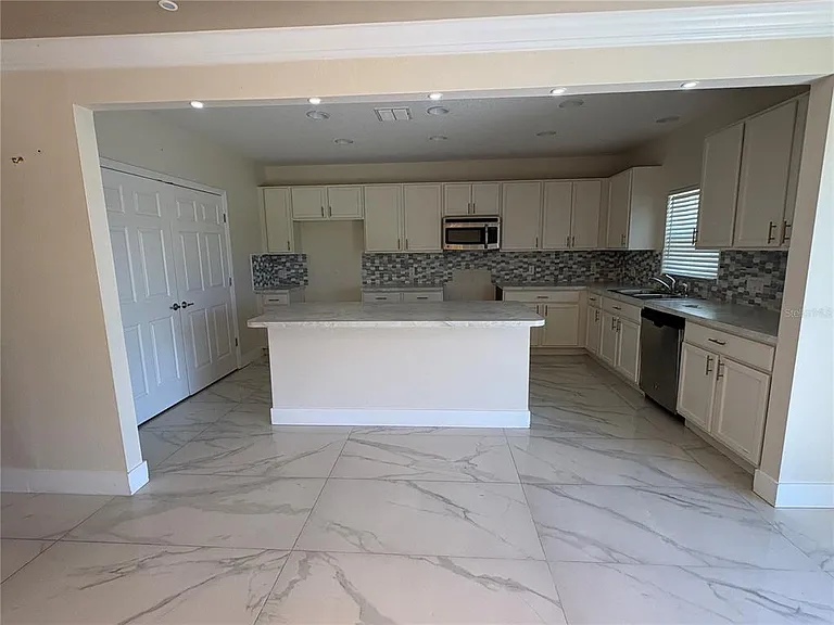 2237 Cypress Lake Pl — Photo 7