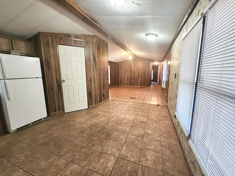 8405 N US Highway 287 — Photo 5