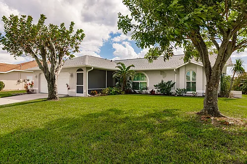 1816 SW 47th St Photo 1