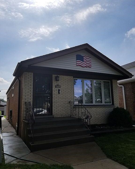 2nd image of 5129 S Oak Park Ave