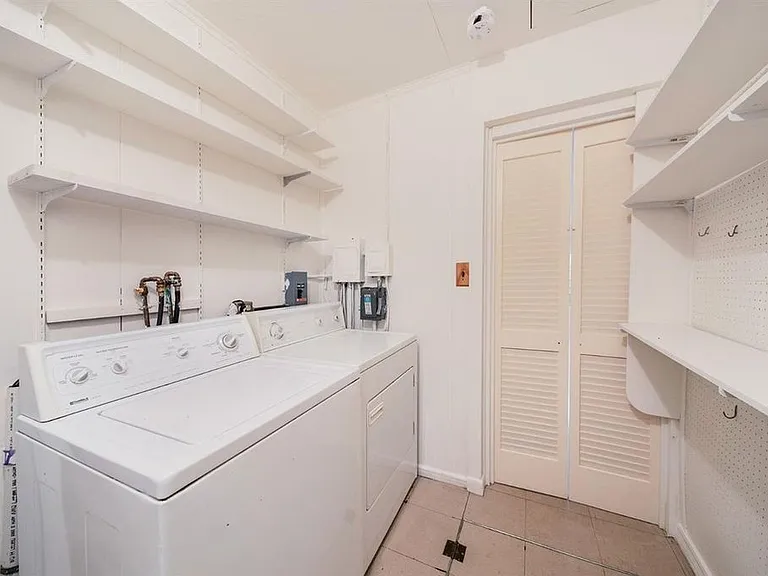 1404 Jorn Ct — Photo 10