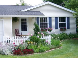 N51W27847 N Willow Creek Dr, Pewaukee, WI 53072