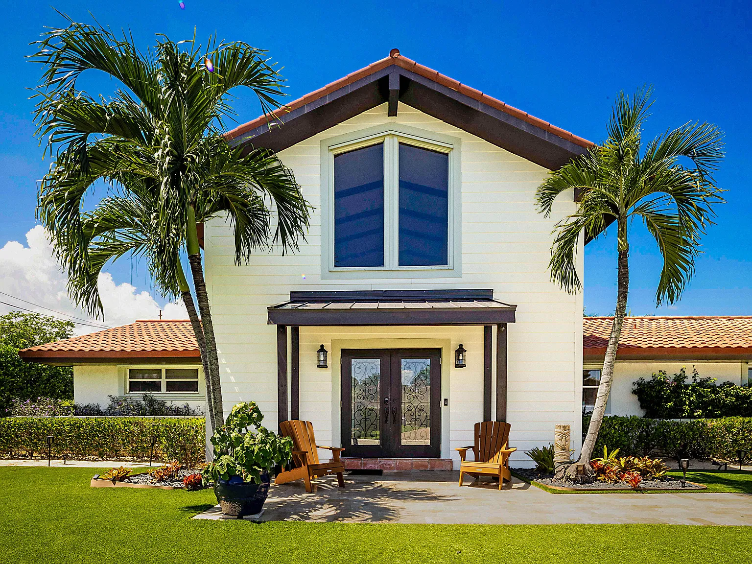 5 bed, 3.5 bath, 2593 sqft, $18,000 — Photo 2
