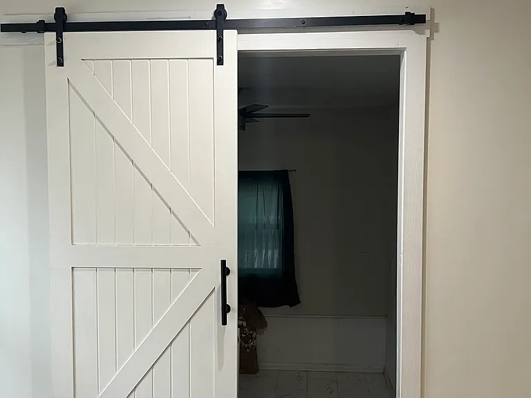1826 Ferndale Ave — Photo 11