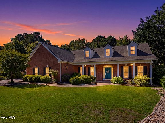 3rd image of 3733 Winstead Circle