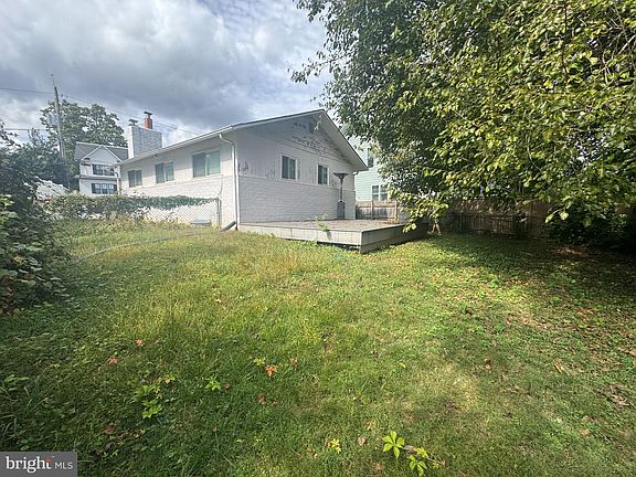 4th image of 10003 Edward Ave