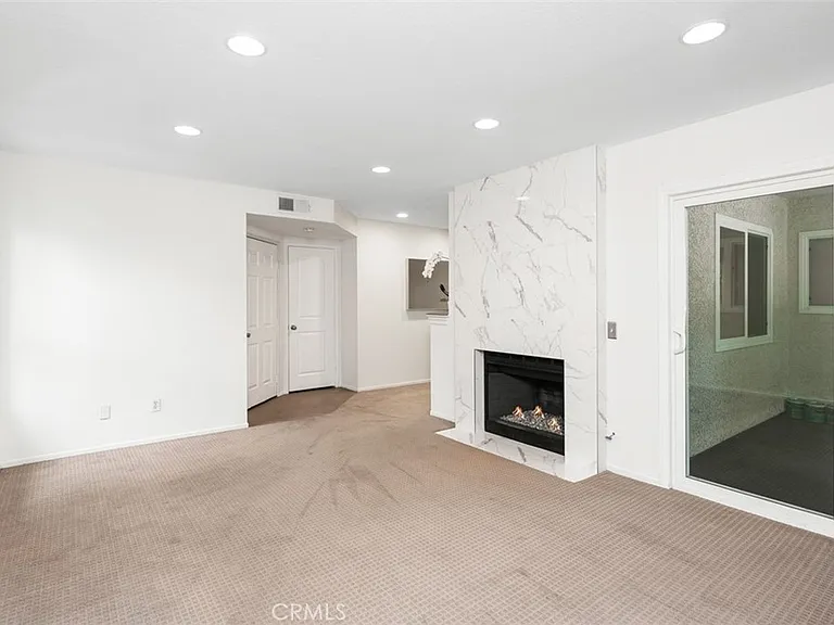28 Corniche Dr #G — Photo 3