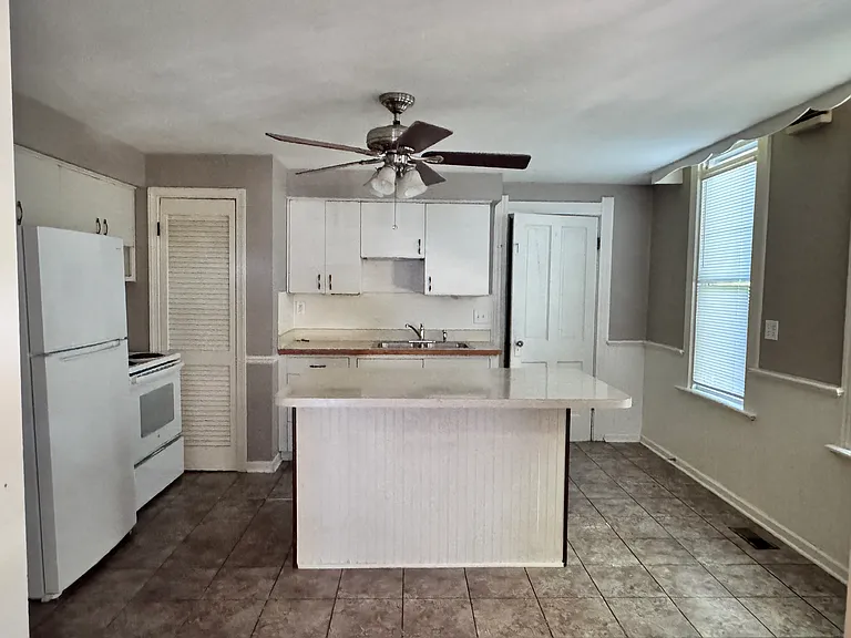 410 Floyd St #3 — Photo 4