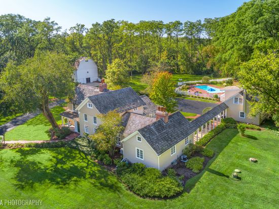 807 S Fleming Rd, Bull Valley, IL 60098