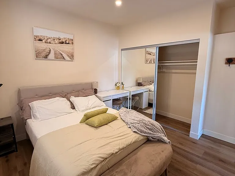 3625 Lyon Ave — Photo 4