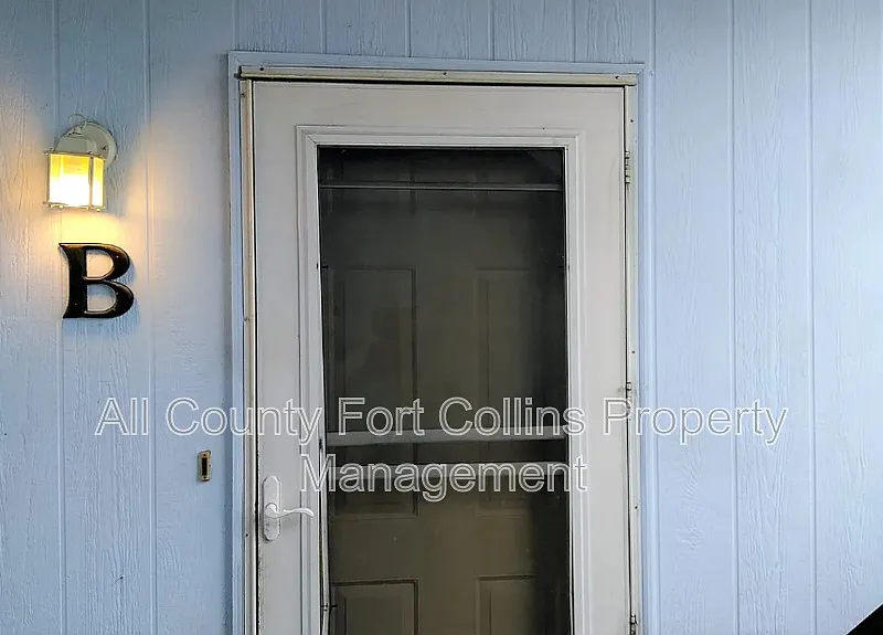 2 bed, 1.0 bath, 1158 sqft, $1,195 — Photo 2