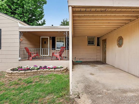 2nd image of 809 N Cedardale Dr