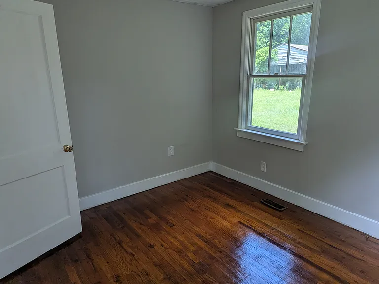 1920 Thomas Ln — Photo 17