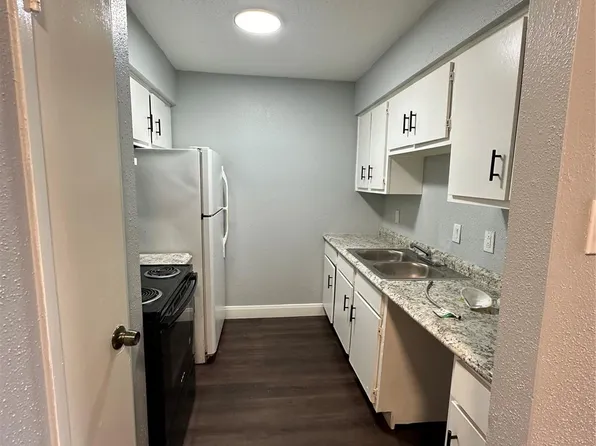 5625 Antoine Dr APT 403, Houston, TX 77091