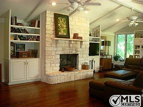 2nd image of 3111 Santa Monica Dr