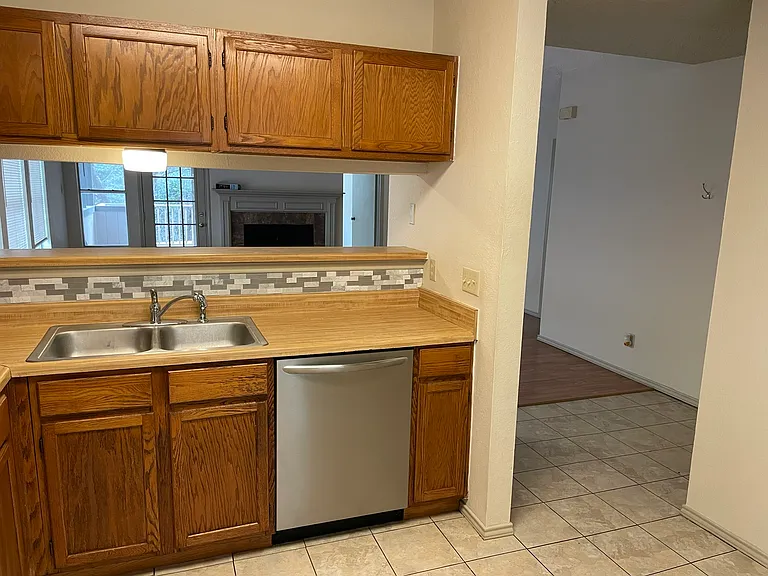 212 Sailmaster St #A — Photo 8