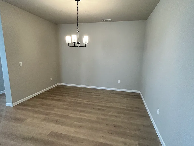 352 Snowgrass Ave — Photo 5