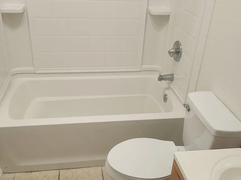 205 Harbor Dr — Photo 13