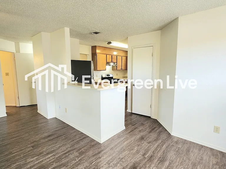 2240 Zuni Ct — Photo 10