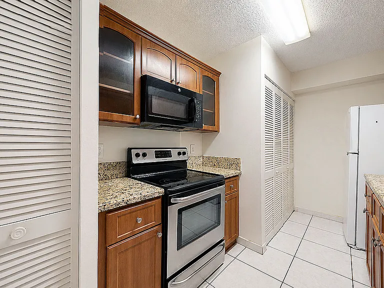 9732 Hammocks Blvd #102 — Photo 32