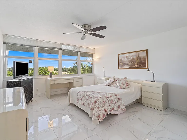 4280 Galt Ocean Dr #5F — Photo 22
