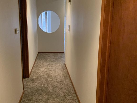 5th image of 928 W Leland Ave #2