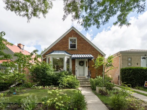 6752 W Rascher Ave, Chicago, IL 60656