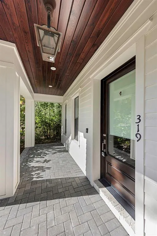 5 bed, 3.5 bath, 3652 sqft, $11,000 — Photo 3