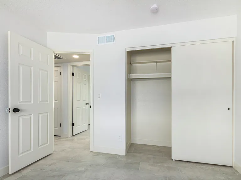 2731 E Michigan Ave — Photo 14