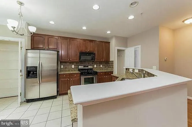 2462 Curie Ct — Photo 6
