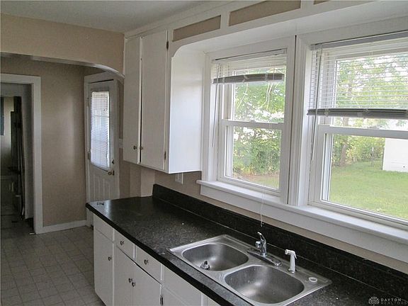 4th image of 121 N Harrison St