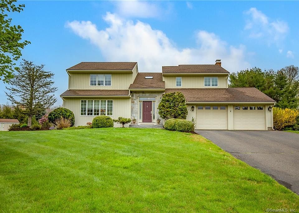 1st image of 114 Oxford Dr