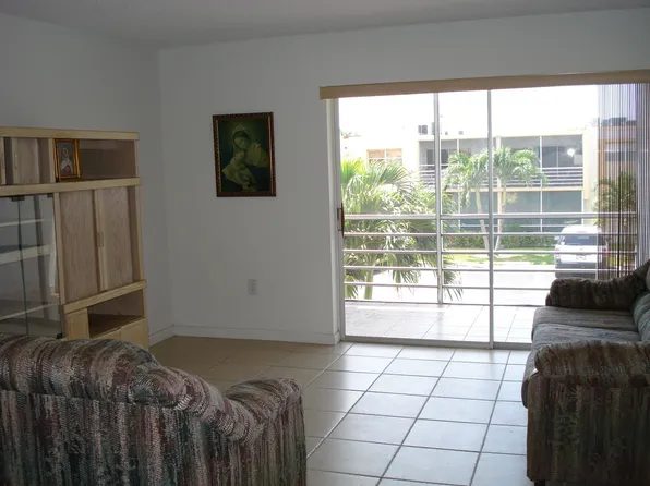 8740 SW 12th St APT 207, Miami, FL 33174