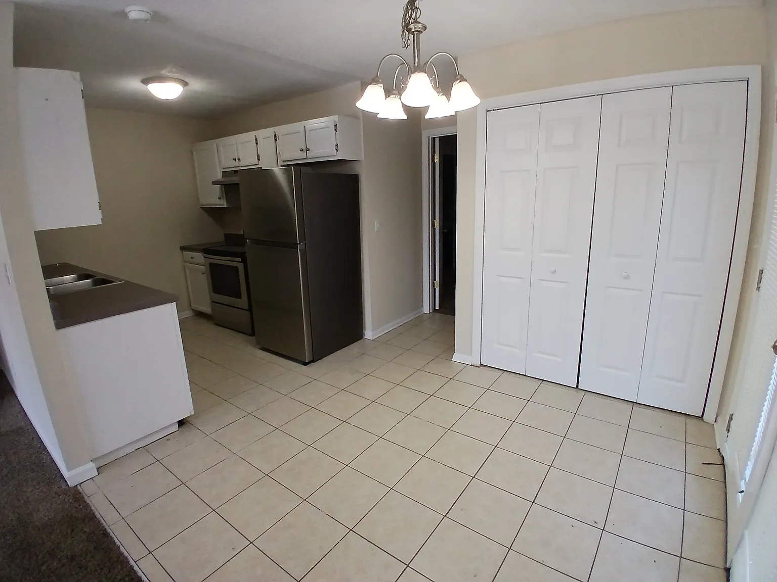 3 bed, 2.5 bath, $1,500 — Photo 2