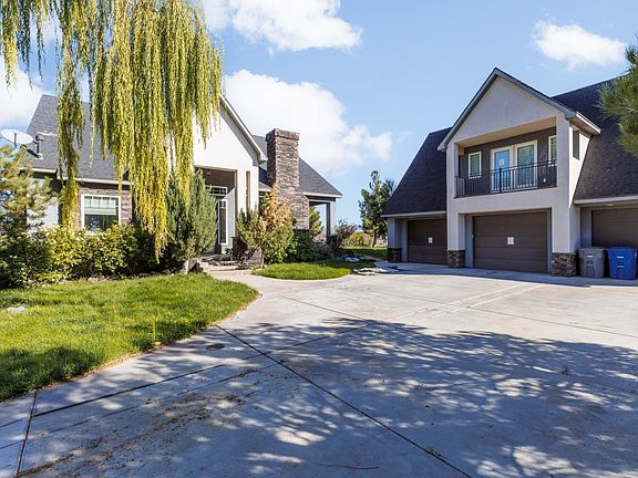 3rd image of 2321 W Ridge View Dr