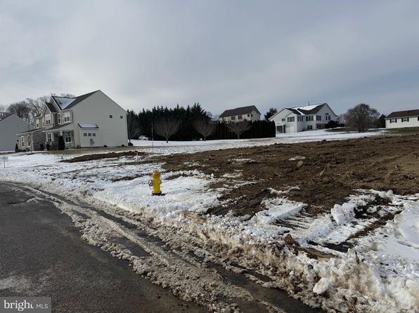 408 Santa Anita Dr, Dillsburg, PA 17019