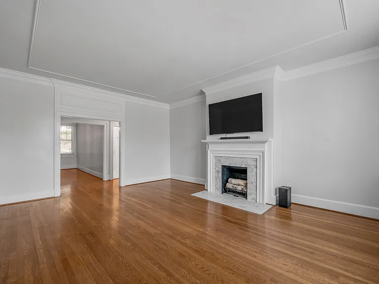 1211 Richmond Rd — Photo 26