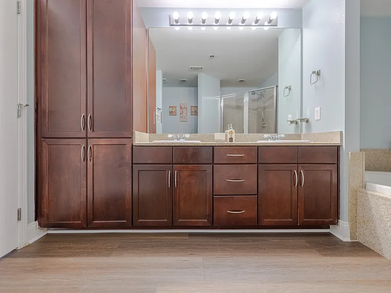 9902 S Thomas Dr #1630 — Photo 6
