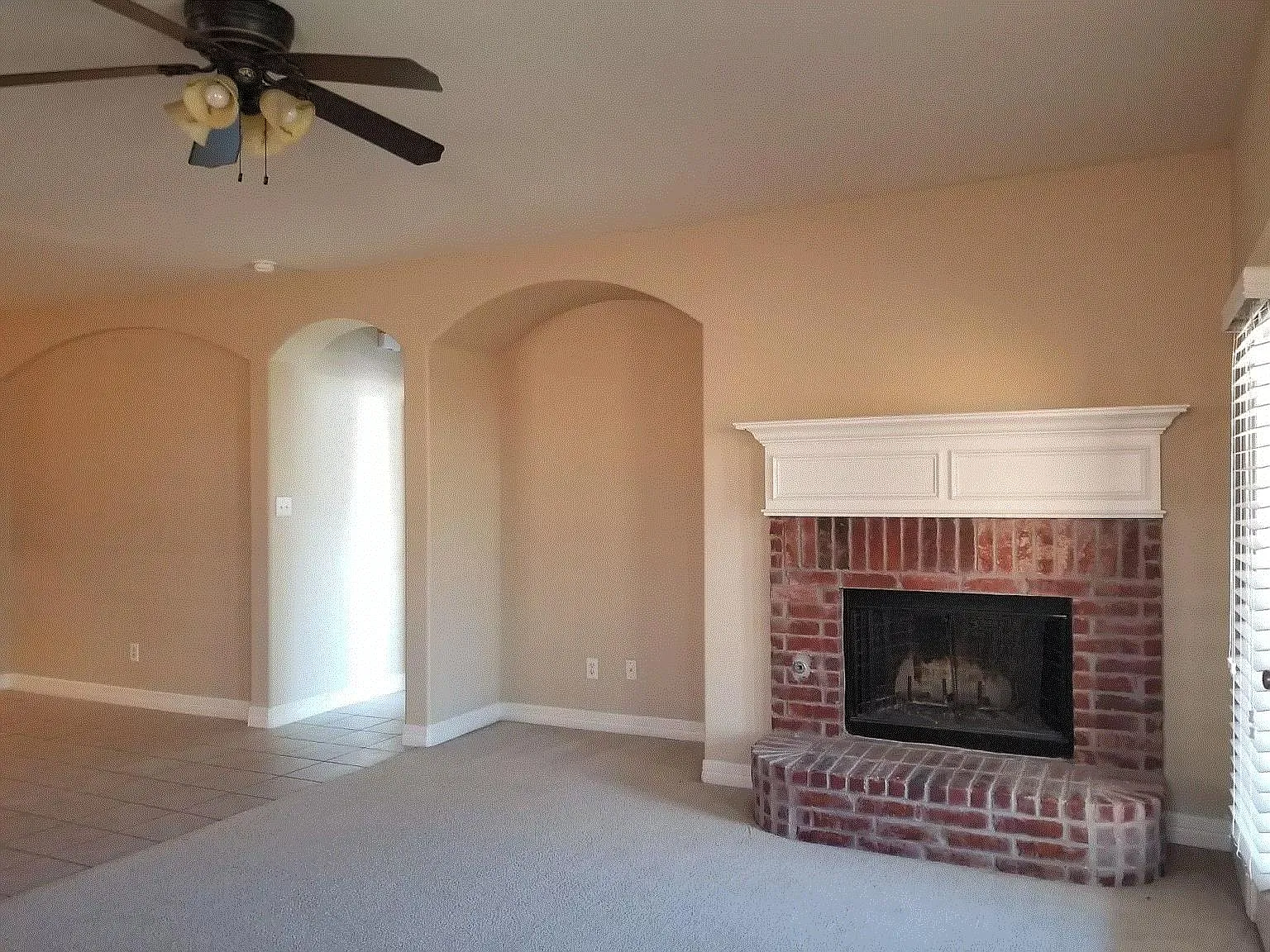 4 bed, 1932 sqft, $2,450 — Photo 3
