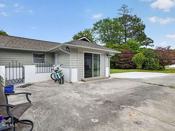 3rd image of 129 Red Bird Lane